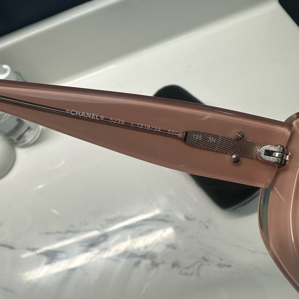 CHANEL Pink and Black Oversized Sunglasses - Picture 5 of 15